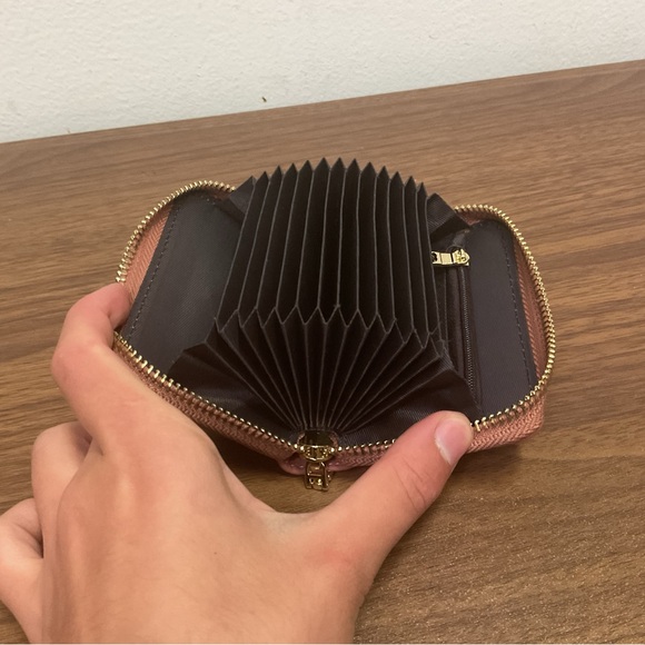 Women’s Credit Card Holder Wallet Pink And Gold With Bee Logo - Picture 5 of 6